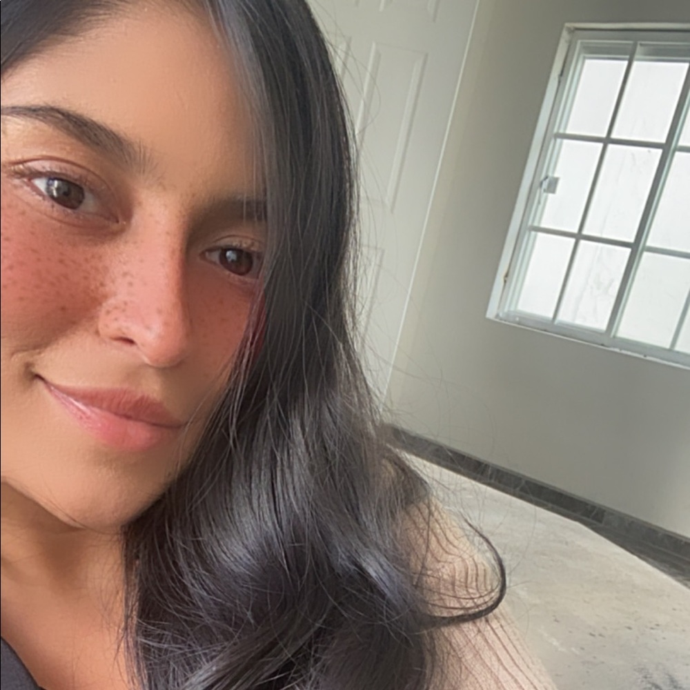 Meet your Posher, Alejandrina